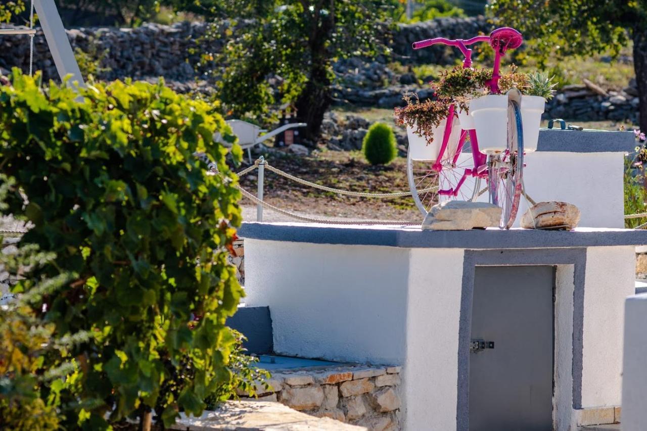 House Camellia With Fenced Pool And Playground Villa Blizna Donja Exteriör bild